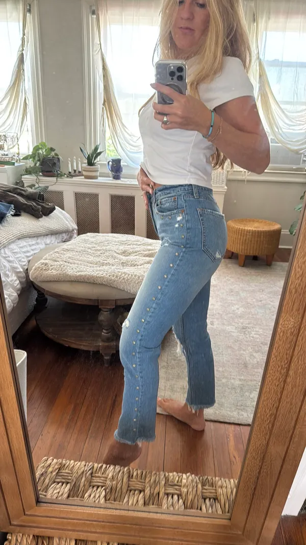 Abercrombie Annie High-Rise Jeans with studs on side - Image 3