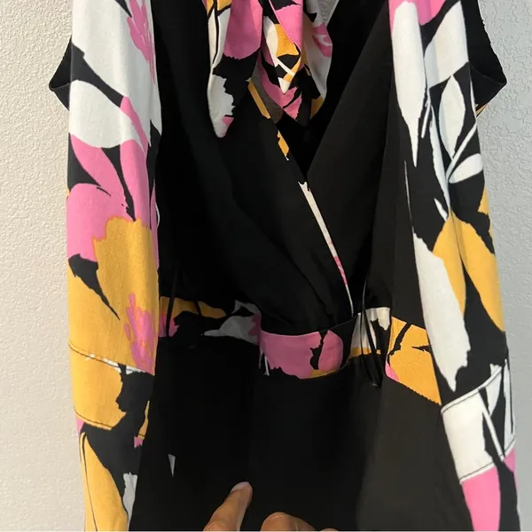 Skylar Rose Multicolor Floral Print Faux Wrap Style V Neck Skirted Romper Size S - Image 8
