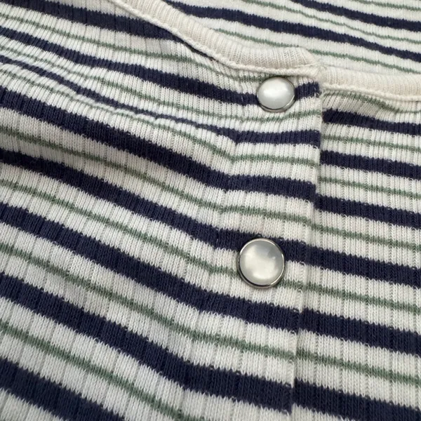 Levi’s short sleeve button down Ribbed Tee Shirt - Image 5