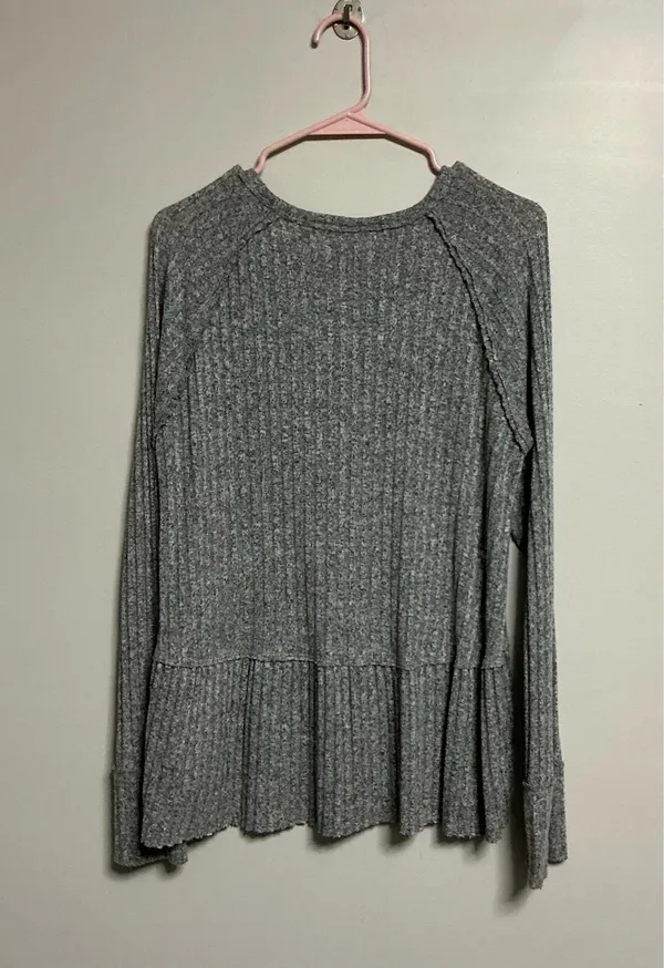 Mossimo Supply Co. V-Neck Henley Peplum Top Size S Gray - Image 2
