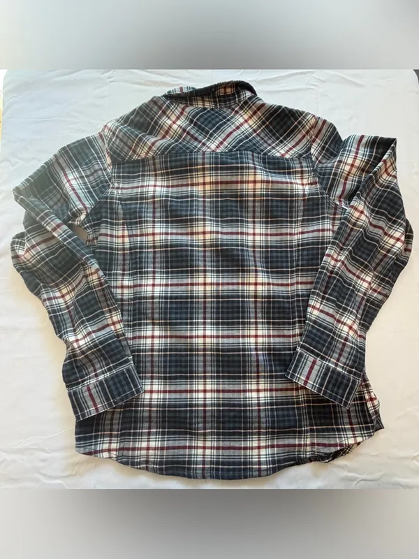Carhartt Women’s Hamilton Flannel Shirt M 8/10 Navy Plaid 102260 Fall 2016 - Image 6