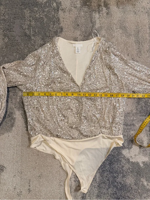 H&M Sequin V-Neck Bodysuit in Cream - Image 6