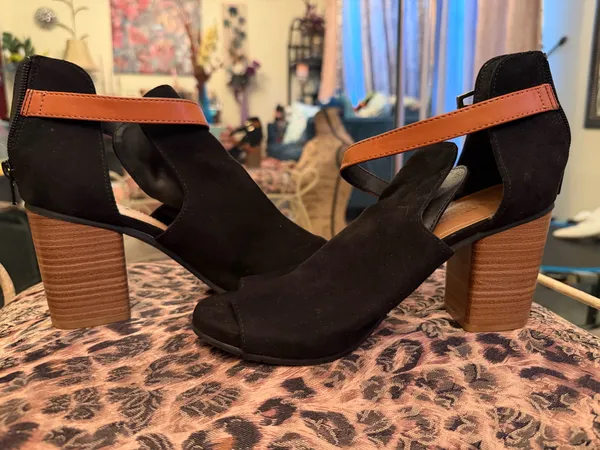 Kenneth Cole Super stylish heels size 7 🩷 - Image 6