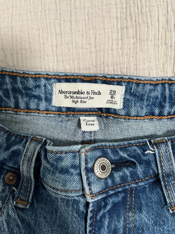 Abercrombie Curve Love High Rise 90s Relaxed Jean - Image 3