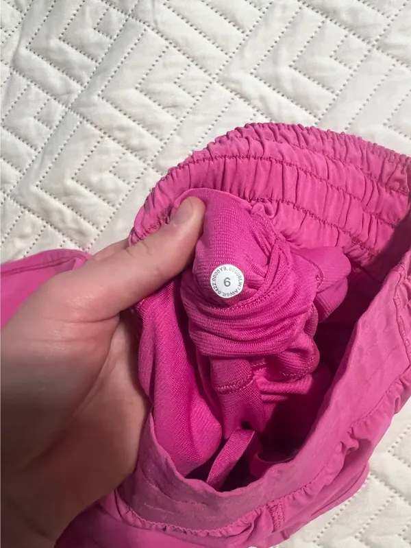 Lululemon Hotty Hot Shorts 2.5" - Image 4