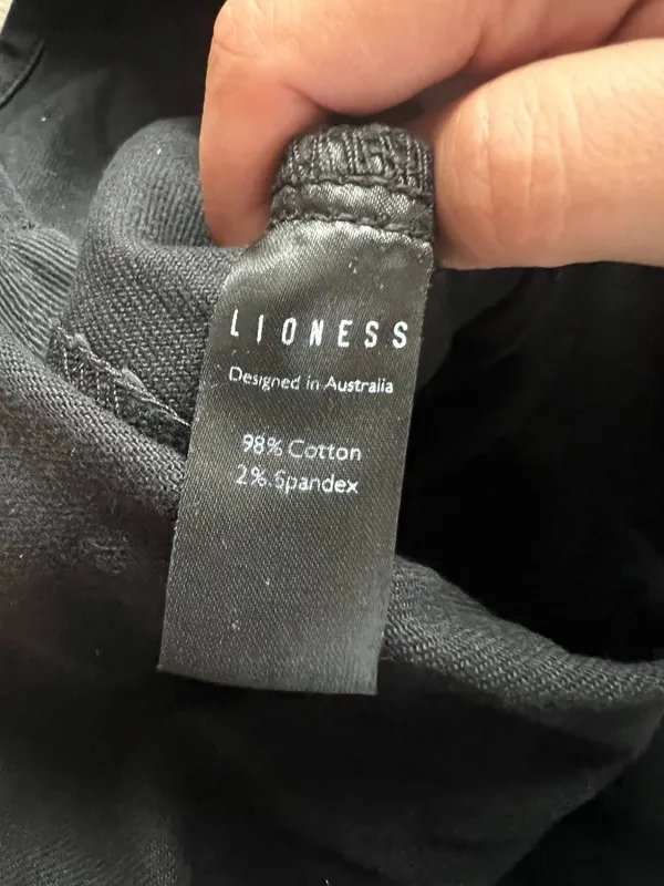 Lioness small black mini skirt - Image 8
