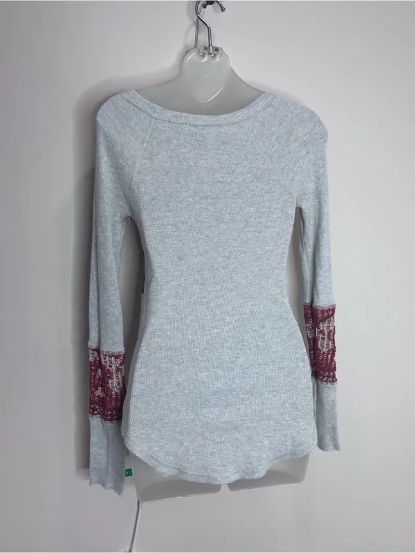 We The Free thermal Henley Bull Light Gray Burgundy Patterned size XS cotton - Image 5