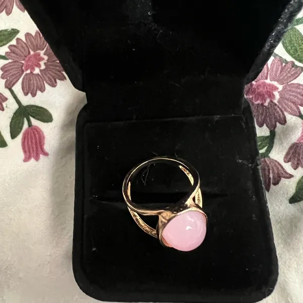 Golden Faux Gemstone Statement Ring Size 6 NWT Pink - Image 2