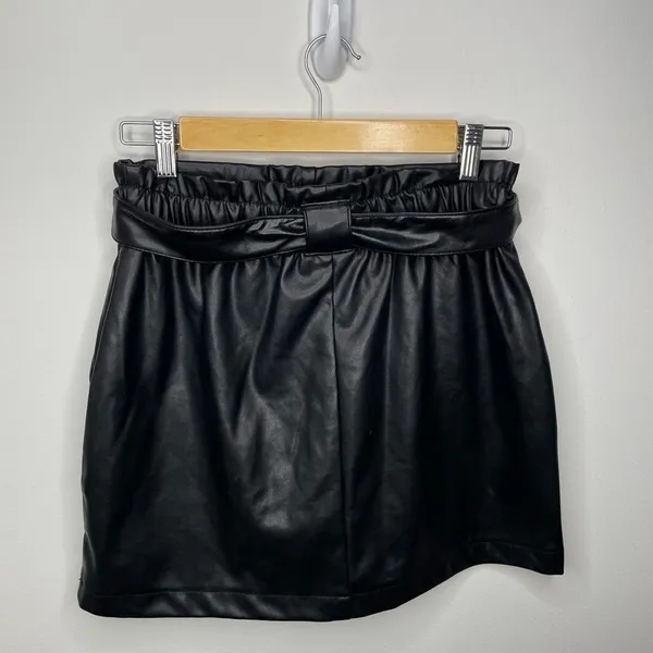 CI Sono- Black Faux Leather Skirt with Pockets and Belt - Image 2