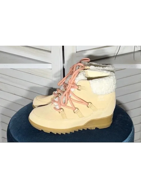 NWT Sorel Elvie cozy lace up Ankle boot waterproof tan suede sherpa booties sz 8 - Image 3