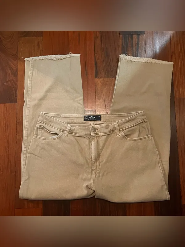 Hollister Women’s Khaki Ultra High-rise Denim Dad Jeans - READ DESCRIPTION - Image 7