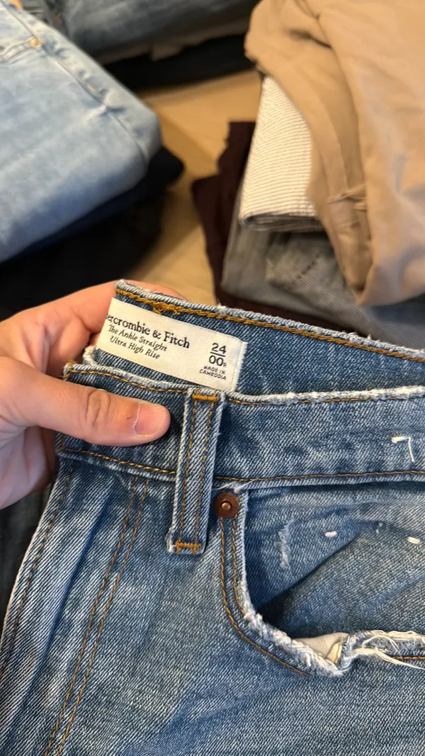 Abercrombie & Fitch Ankle Straight Leg Jeans ultra high rise - Image 5