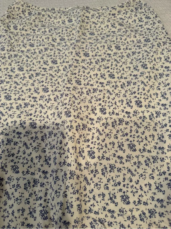 Brandy Melville Cream Skirt with Blue Floral Print - Image 2