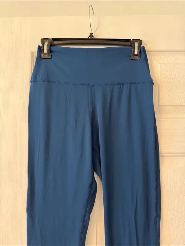 Tuckernuck Boot‑Cut Active Pants in Deep Blue size M inseam 28” waist 26” elast - Image 2