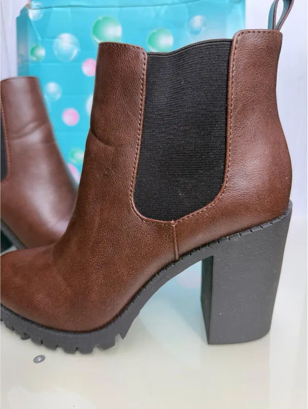 Soda Glove-S Brown Chelsea Ankle Boots Lug Sole Chunky Heel Size 8 New In Box - Image 3