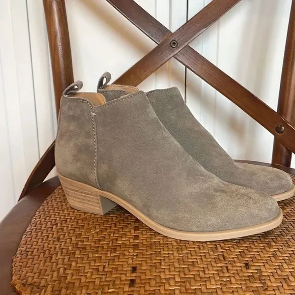 Dolce vita grey suede booties size 6 Gray - Image 4