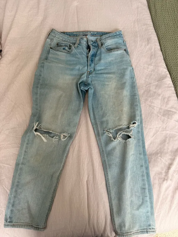 American Eagle Vintage High-Rise Jeans - Image 3