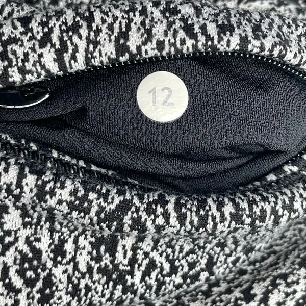 Lululemon Rush Hour Long Sleeve shirt 12 Running Luon Spray Jacquard White Black - Image 10