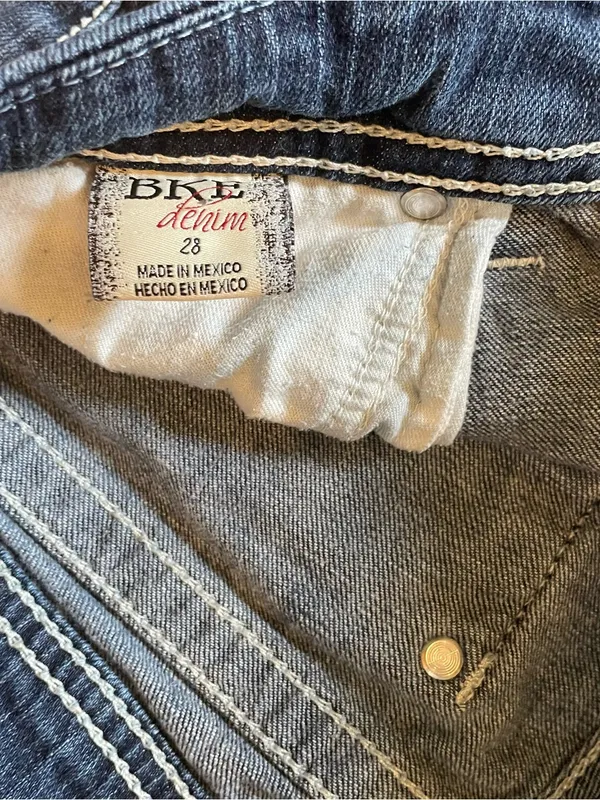 BKE Stella Low-Rise Cropped Jeans Women's 27 Blue Dark Wash Denim Stretch 90's - Image 4
