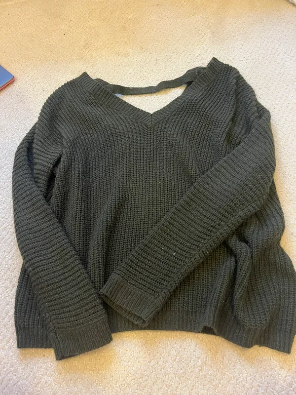 Green Sweater - Image 2