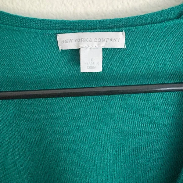 New York & Company Teal Green V-Neck 3/4 Sleeve Button Front Cardigan Small - Image 5