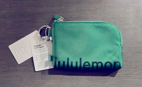 LULULEMON Clippable Card Pouch - Image 9
