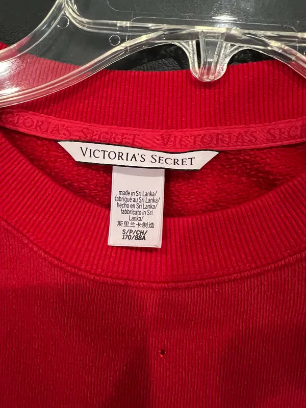 Victoria's Secret red crewneck sweatshirt with small white speckles, size S - Image 4