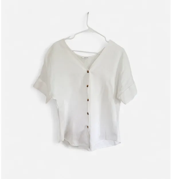 Vetta Women’s The Textured Girlfriend Shirt in New Ivory S Linen Minimalist - Image 4