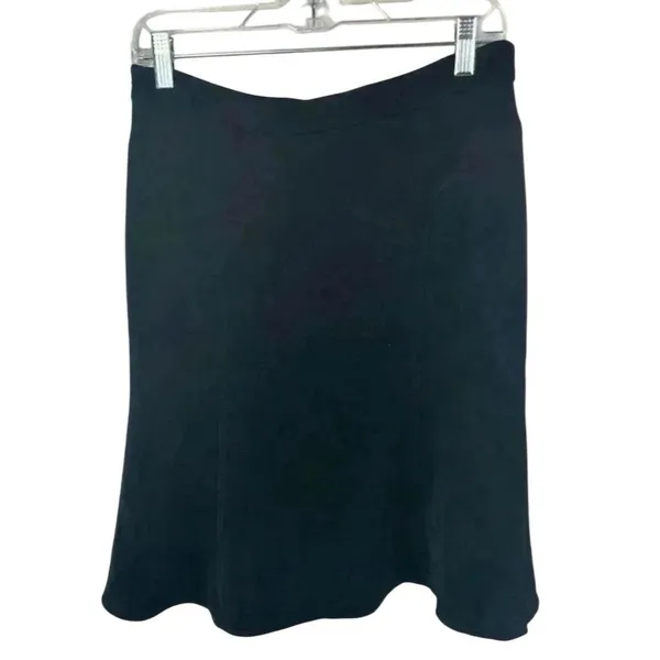 White House Black Market Women's Black Skirt Size 6 Knee Length side‎ zipper - Image 2