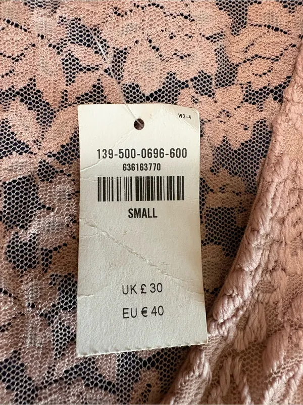 Abercrombie And Fitch Top Size Small Pink Floral Lace V-Neck Short Sleeve New - Image 3