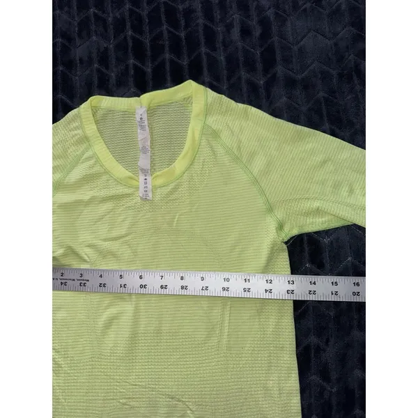 Lululemon Women's Swiftly Tech‎ Long Sleeve 2.0 Race Length Electric Size 4 - Image 7