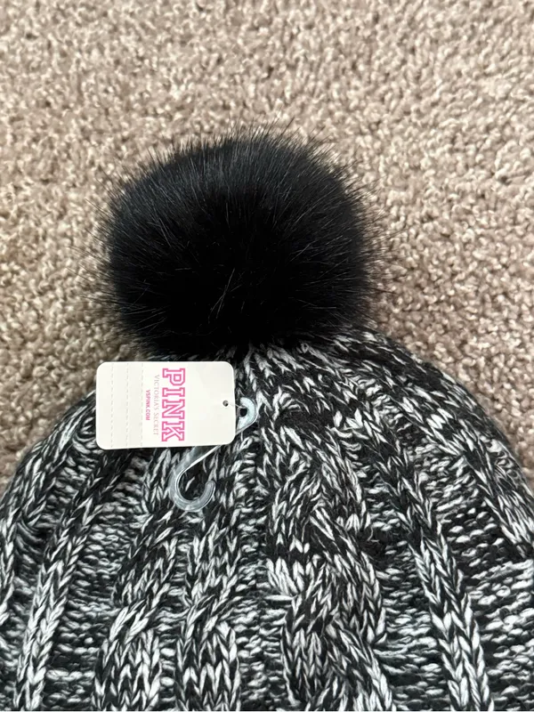 NWT Victoria’s Secret PINK Black White Cable Knit Sherpa Pom Beanie Hat - Image 5