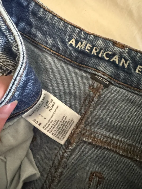 American Eagle Mom Jeans - Image 3