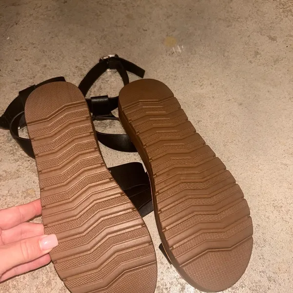 SheIn Black Strappy Sandals - Image 3
