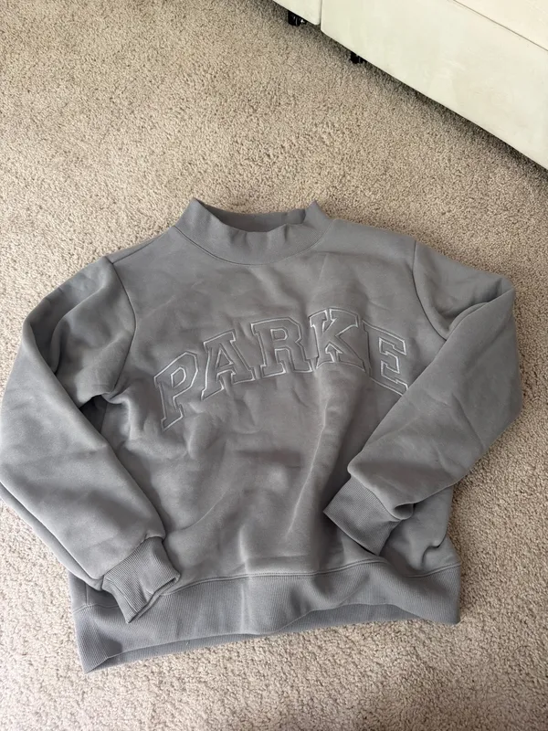 Parke monotone slate grey mockneck sweatshirt NWOT - Image 6