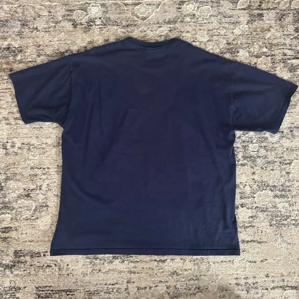 Jerzees UCONN vintage t shirt - Image 4