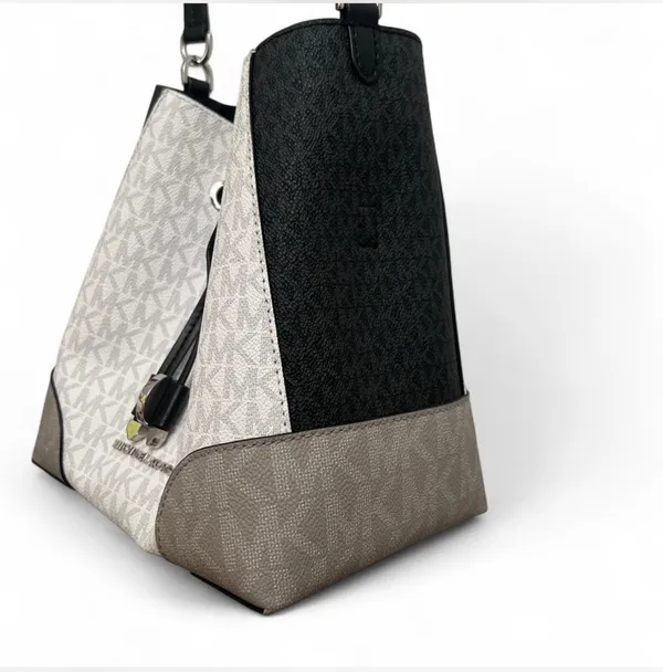 Michael Kors purse - Image 2