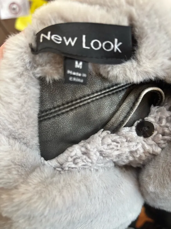 New Look Gray Faux Leather Aviator Jacket Fur Collar Y2K Cropped Moto - Image 6
