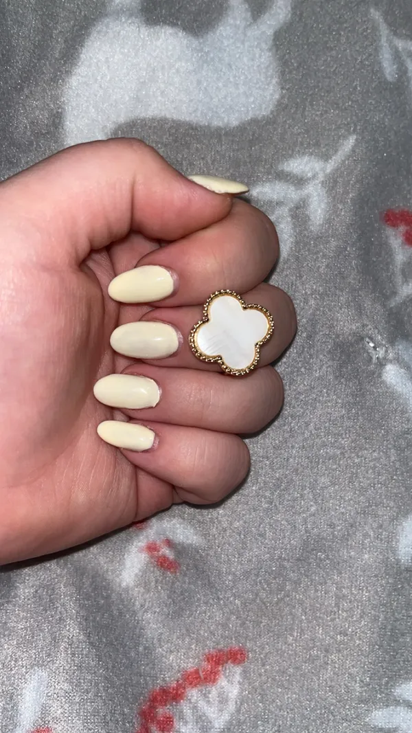 Kohl’s White Clover Statement Ring - Image 3