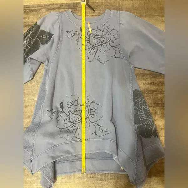 FREE PEOPLE Flowers Sweatshirt in Navy Combo - Image 7