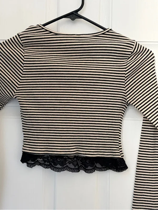 Striped Black and Cream Lace-Trim Long Sleeve Crop Top - Image 5