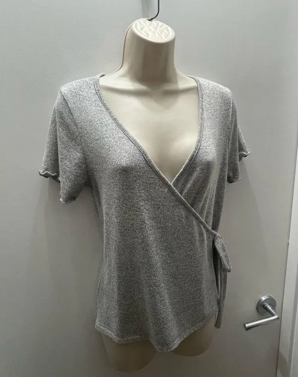 Caution to the Wind Asymmetrical Self-tie Gray Top - Image 5