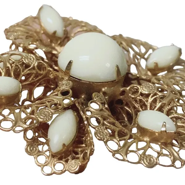 Vintage MCM Filigree Milk Glass? Goldtone Pin Brooch- FLAWED - Image 7