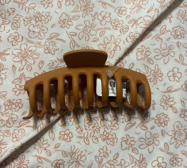 Boutique Hair Clip - Image 2