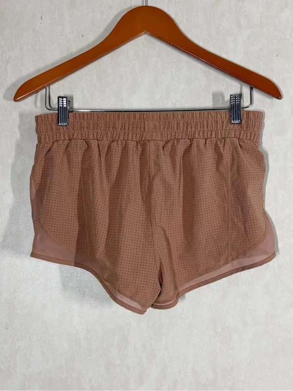 ALO Yoga Women’s Frame Runner Shorts Pull On 2” in Henna S - Image 4