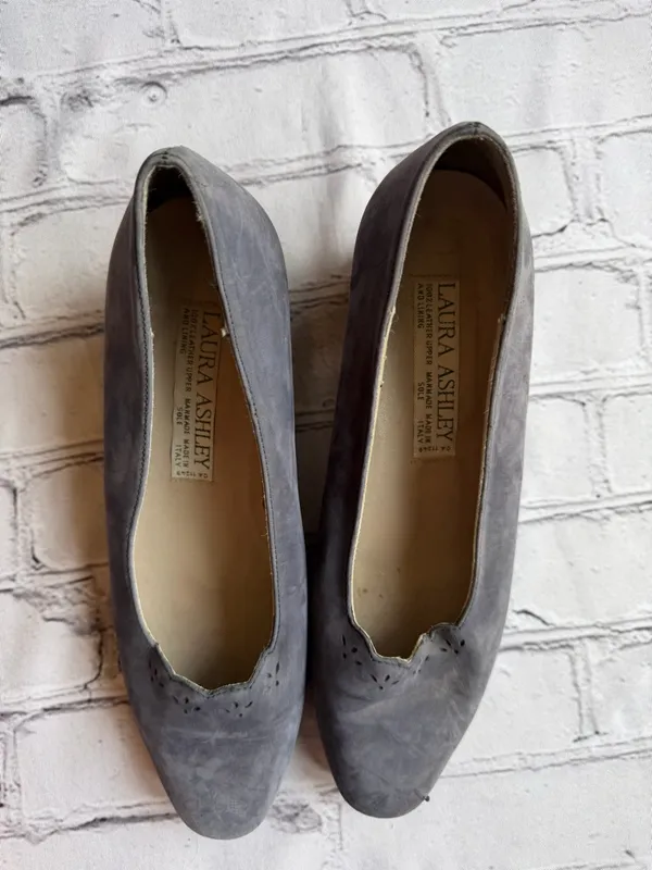 Vintage 1980s Laura Ashley Blue Suede Pumps Made In Italy Size 38 Cottage Core - Image 12