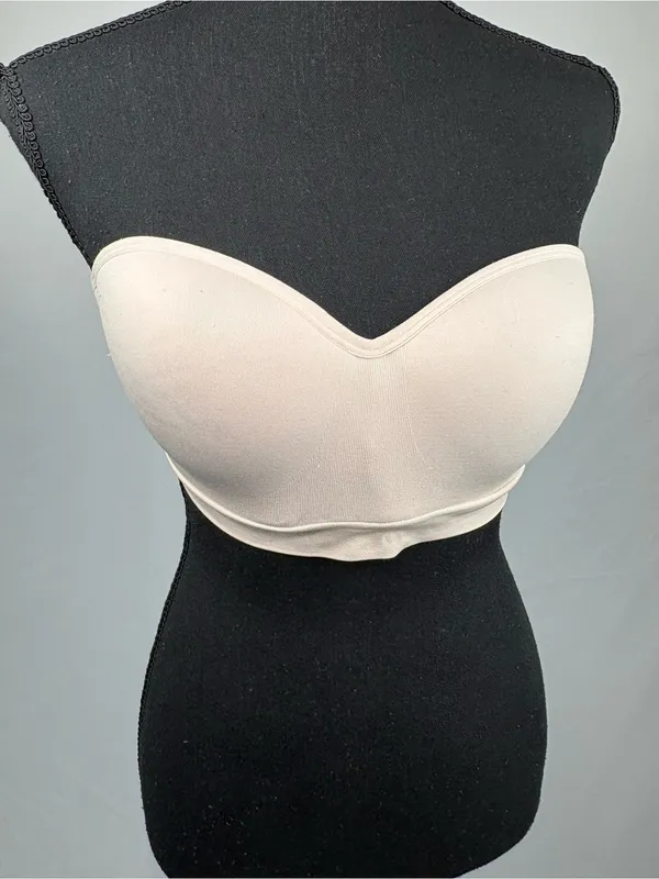 Strapless Seamless Bandeau Bra in Pale Pink - Image 3
