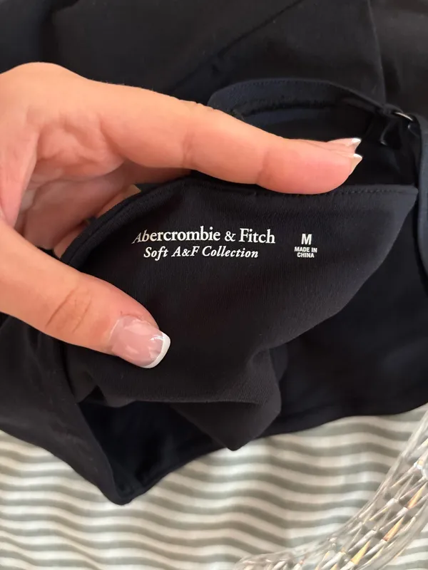 Abercrombie & Fitch Womens Black Crisscross Back Spaghetti Strap Crop Cami Top M - Image 3