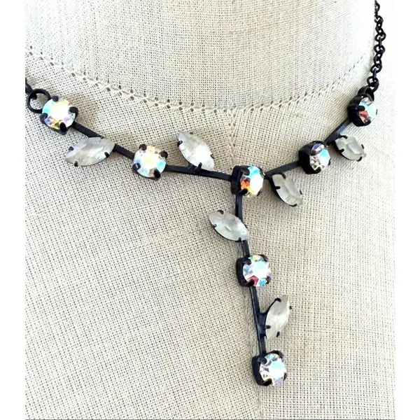 Black Metal Aurora Borealis Y-Necklace - Image 2