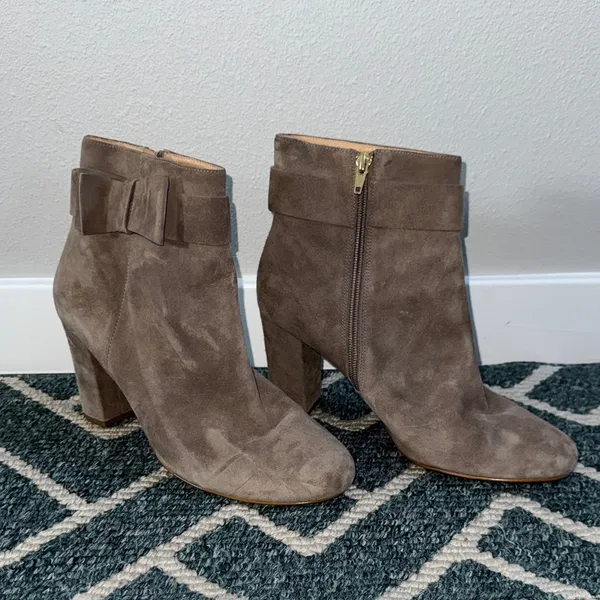 Kate Spade Suede Bow Ankle Boots Block Heel Taupe Size 9.5 - Image 6